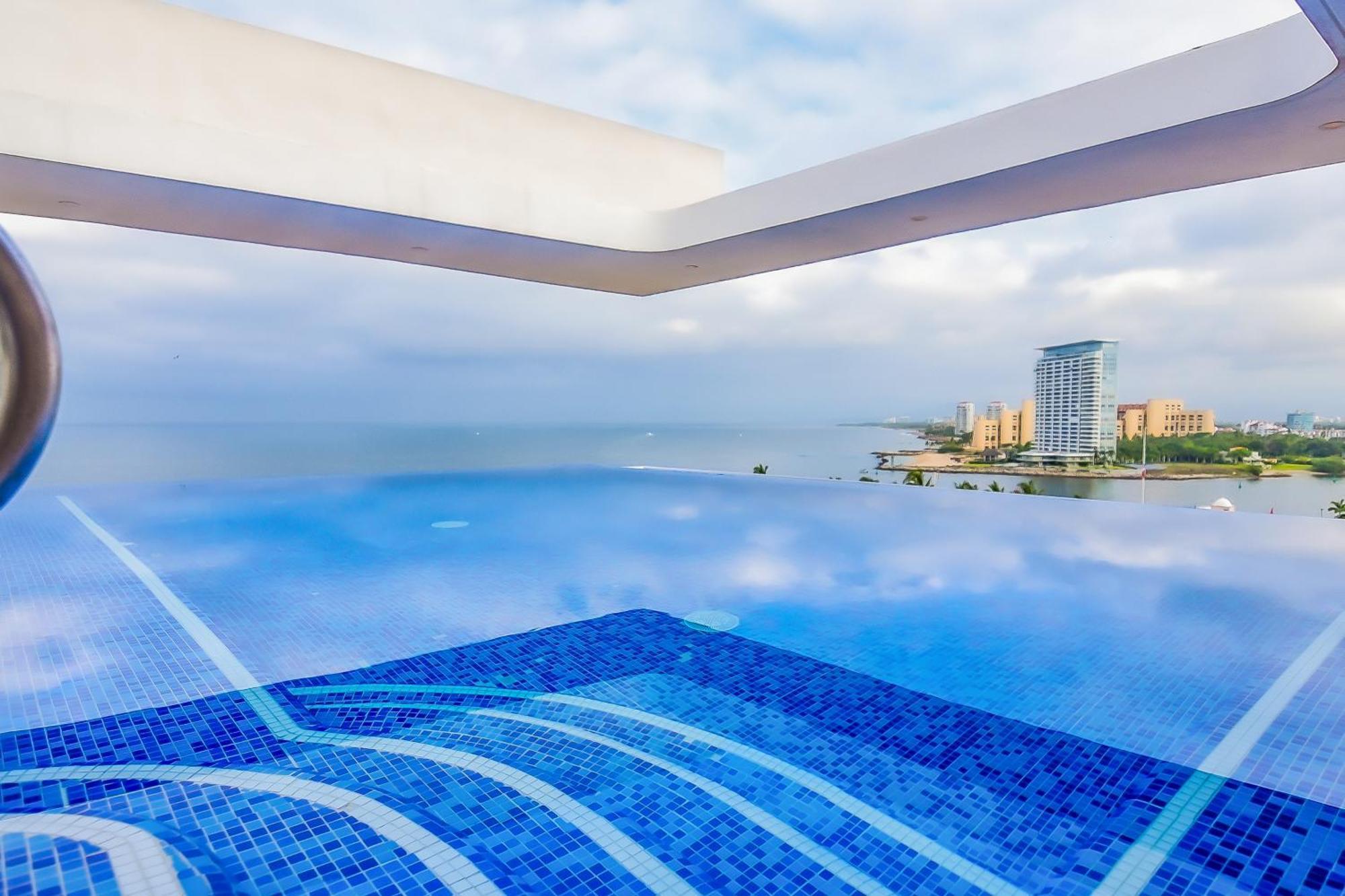 New Roof Pool Hot Tub Lounge Playa De Oro View Villa Puerto Vallarta Exterior photo